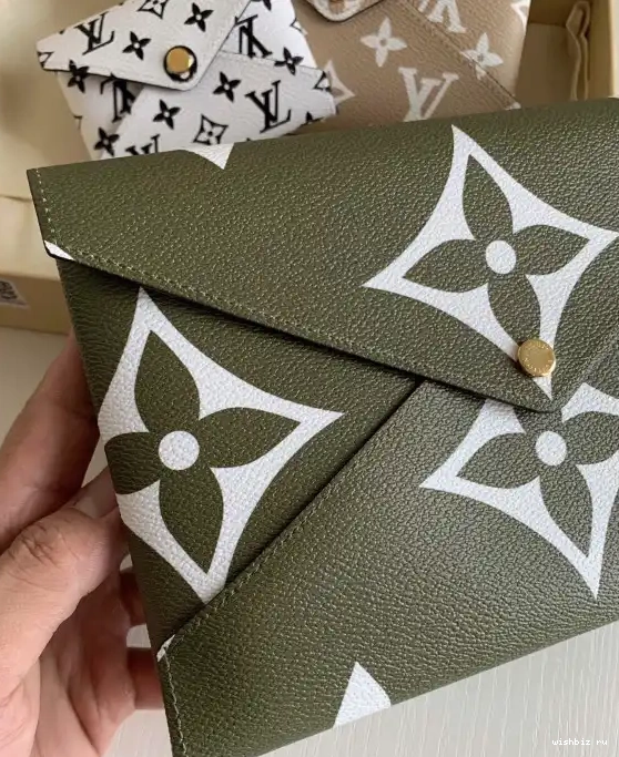 WIS POCHETTE KIRIGAMI VUITTON LOUIS 0430